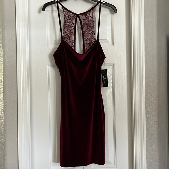 Lulus Dresses & Skirts - Lulus burgundy velvet mini cocktail dress- size large